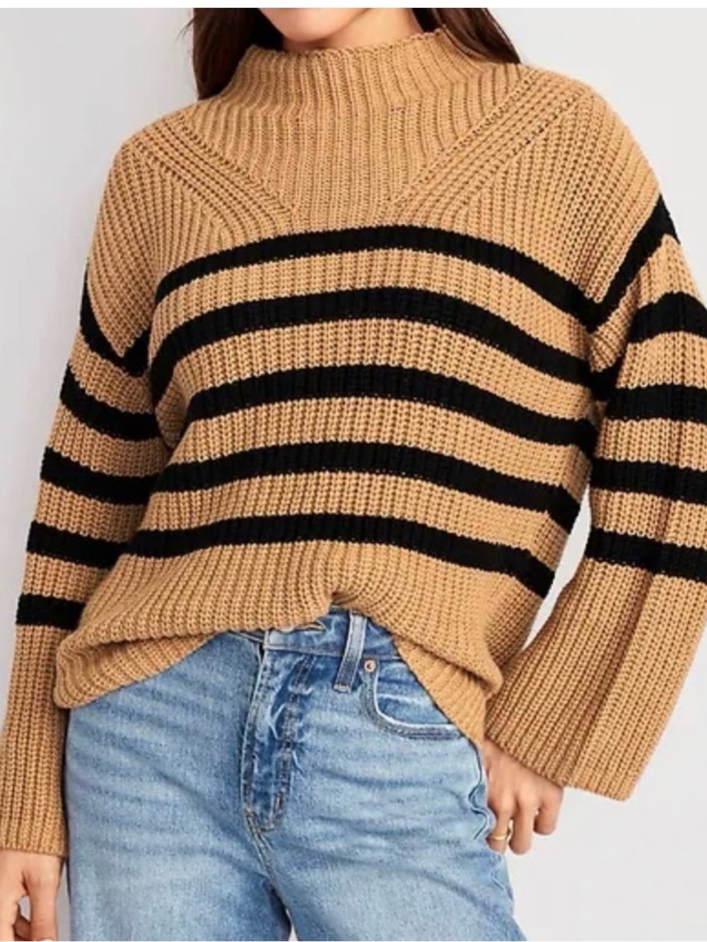 Old Navy chunky knit bell sleeve sweater size xl